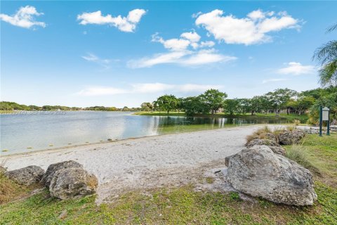 Apartment in Miami, Florida 1 bedroom, 53.79 sq.m. № 1994003 - photo 17