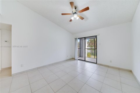 Apartment in Miami, Florida 1 bedroom, 53.79 sq.m. № 1994003 - photo 6