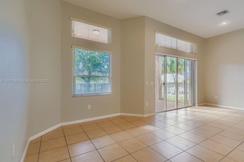 Villa ou maison à vendre à Miramar, Floride: 4 chambres, 236.99 m2 № 1947346 - photo 13