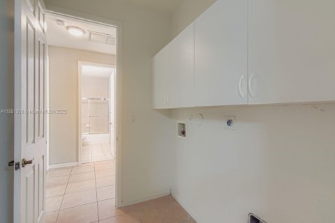 Villa ou maison à vendre à Miramar, Floride: 4 chambres, 236.99 m2 № 1947346 - photo 24