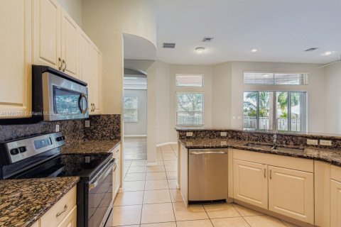 Villa ou maison à vendre à Miramar, Floride: 4 chambres, 236.99 m2 № 1947346 - photo 12