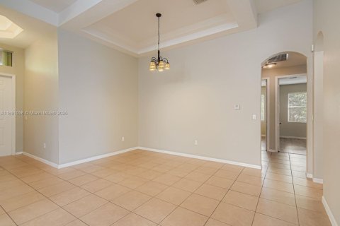 Villa ou maison à vendre à Miramar, Floride: 4 chambres, 236.99 m2 № 1947346 - photo 8