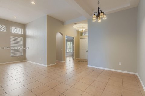 Villa ou maison à vendre à Miramar, Floride: 4 chambres, 236.99 m2 № 1947346 - photo 7