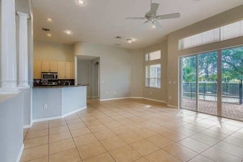 Villa ou maison à vendre à Miramar, Floride: 4 chambres, 236.99 m2 № 1947346 - photo 15