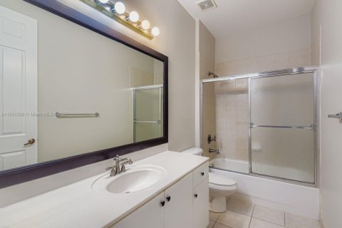 Villa ou maison à vendre à Miramar, Floride: 4 chambres, 236.99 m2 № 1947346 - photo 21