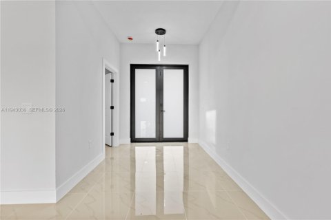 Villa ou maison à louer à Lehigh Acres, Floride: 4 chambres, 162.49 m2 № 1999310 - photo 4