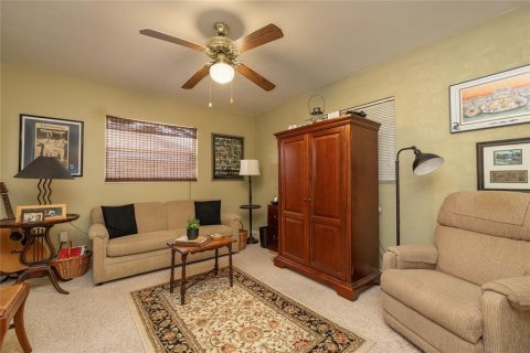 House in Largo, Florida 3 bedrooms, 210.61 sq.m. № 1788056 - photo 9