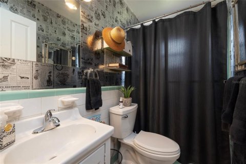 House in Largo, Florida 3 bedrooms, 210.61 sq.m. № 1788056 - photo 18