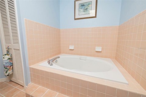 House in Largo, Florida 3 bedrooms, 210.61 sq.m. № 1788056 - photo 23