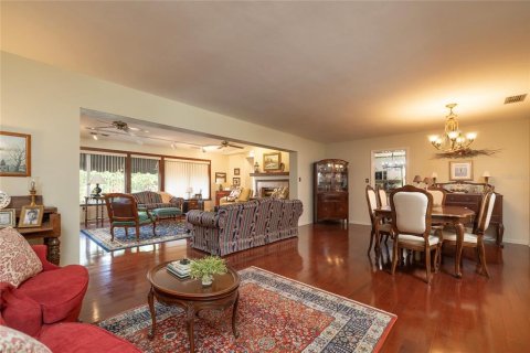 House in Largo, Florida 3 bedrooms, 210.61 sq.m. № 1788056 - photo 5