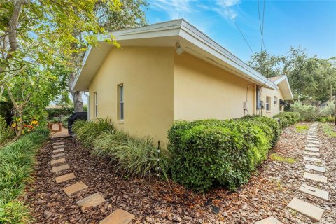 House in Largo, Florida 3 bedrooms, 210.61 sq.m. № 1788056 - photo 30