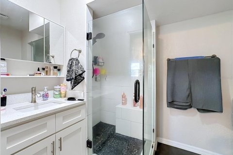 Propiedad comercial en venta en Bradenton, Florida, 5 dormitorios, 150.5 m2 № 2418542 - foto 13