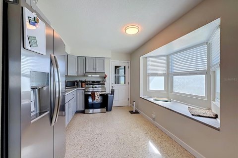 Propiedad comercial en venta en Bradenton, Florida, 5 dormitorios, 150.5 m2 № 2418542 - foto 26