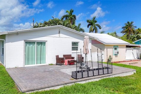 Propiedad comercial en venta en Bradenton, Florida, 5 dormitorios, 150.5 m2 № 2418542 - foto 16