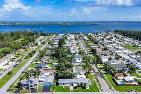 Propiedad comercial en venta en Bradenton, Florida, 5 dormitorios, 150.5 m2 № 2418542 - foto 24