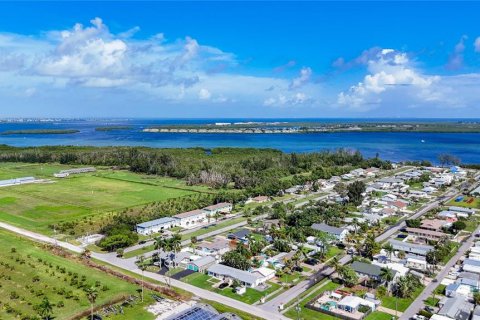 Immobilier commercial à Bradenton, Floride 5 chambres, 150.5 m2 № 2418542