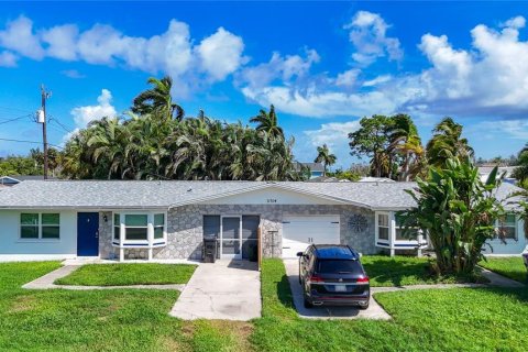 Propiedad comercial en venta en Bradenton, Florida, 5 dormitorios, 150.5 m2 № 2418542 - foto 3