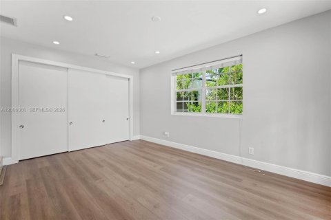 Снять в аренду виллу или дом в Бискейн-Парк, Флорида 3 спальни, 113.71м2, № 2069451 - фото 8