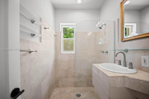 Снять в аренду виллу или дом в Бискейн-Парк, Флорида 3 спальни, 113.71м2, № 2069451 - фото 5