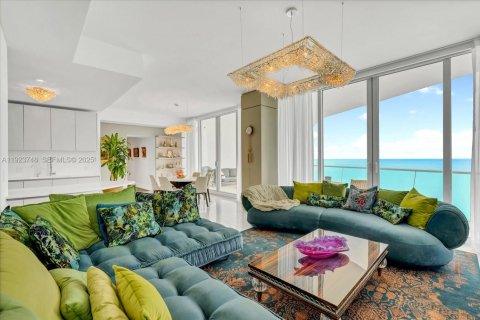 Condo in Sunny Isles Beach, Florida, 2 bedrooms  № 2039222 - photo 7