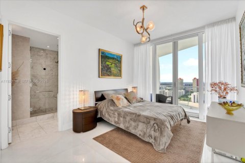 Condo in Sunny Isles Beach, Florida, 2 bedrooms  № 2039222 - photo 20