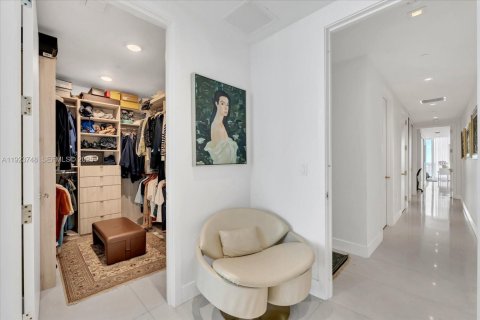Condo in Sunny Isles Beach, Florida, 2 bedrooms  № 2039222 - photo 17