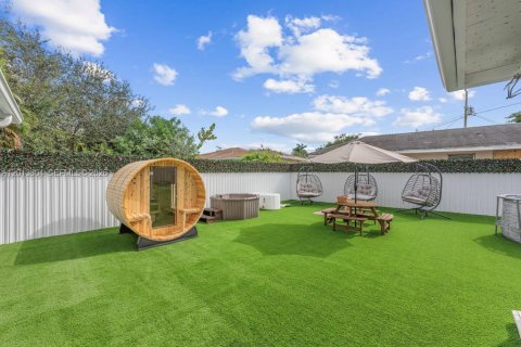 Casa en West Palm Beach, Florida 5 dormitorios № 2075607