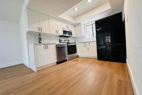 Condo in Orlando, Florida, 2 bedrooms  № 1827750 - photo 10
