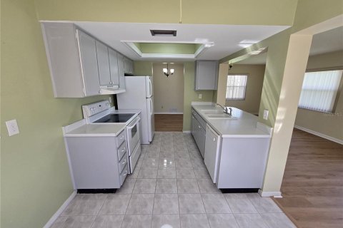 House in Pinellas Park, Florida 2 bedrooms, 118.54 sq.m. № 1855995 - photo 7