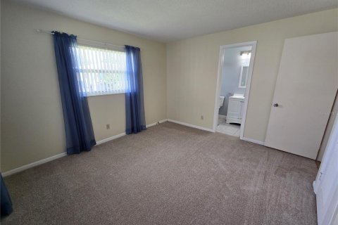 House in Pinellas Park, Florida 2 bedrooms, 118.54 sq.m. № 1855995 - photo 13