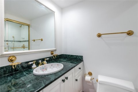 Condominio en venta en Hallandale Beach, Florida, 2 dormitorios, 95.78 m2 № 1961968 - foto 22