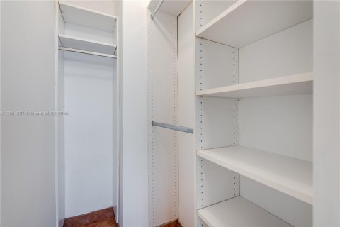 Condominio en venta en Hallandale Beach, Florida, 2 dormitorios, 95.78 m2 № 1961968 - foto 26