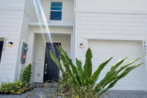 Adosado en Lake Worth, Florida 3 dormitorios, 151.24 m2 № 2146558