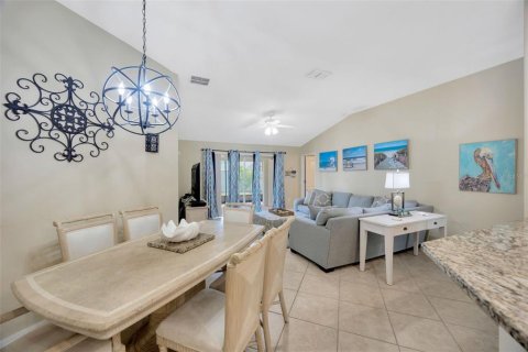 House in Ruskin, Florida 4 bedrooms, 141.4 sq.m. № 1845287 - photo 17