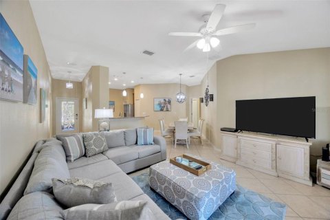 House in Ruskin, Florida 4 bedrooms, 141.4 sq.m. № 1845287 - photo 16