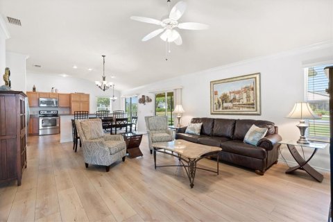 Casa en venta en The Villages, Florida, 3 dormitorios, 138.24 m2 № 1642131 - foto 5