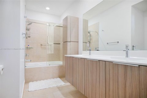 Купить кондоминиум в Дорал, Флорида 2 спальни, 104.89м2, № 1944741 - фото 14