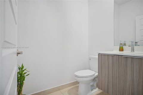 Купить кондоминиум в Дорал, Флорида 2 спальни, 104.89м2, № 1944741 - фото 8