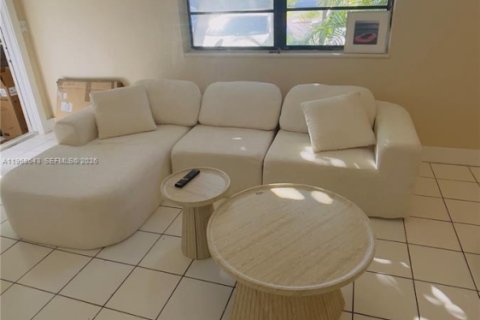 Villa ou maison à Miami Beach, Floride 1 chambre, 60.39 m2 № 2022161