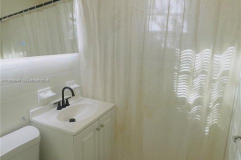 Villa ou maison à louer à Miami Beach, Floride: 1 chambre, 60.39 m2 № 2022161 - photo 8