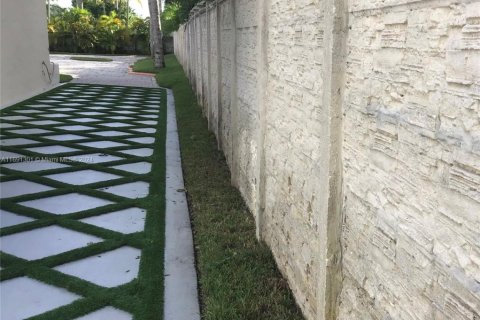 Casa en venta en Kendall, Florida, 5 dormitorios, 327.67 m2 № 2030058 - foto 15