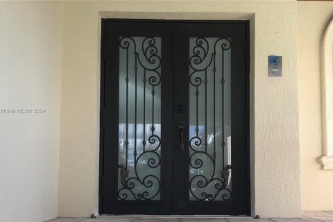 Casa en venta en Kendall, Florida, 5 dormitorios, 327.67 m2 № 2030058 - foto 27