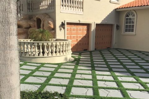 Casa en venta en Kendall, Florida, 5 dormitorios, 327.67 m2 № 2030058 - foto 12