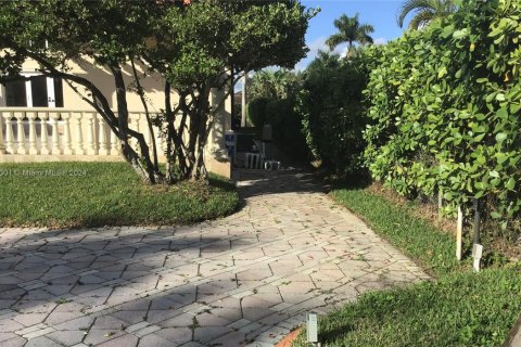 Casa en venta en Kendall, Florida, 5 dormitorios, 327.67 m2 № 2030058 - foto 21