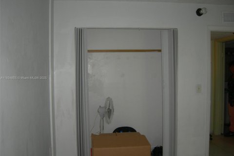 Condo in Miami, Florida, 2 bedrooms  № 1817142 - photo 7