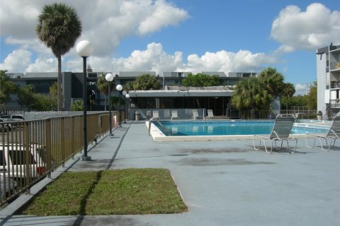 Condo in Miami, Florida, 2 bedrooms  № 1817142 - photo 20