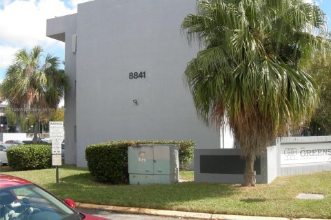 Condo in Miami, Florida, 2 bedrooms  № 1817142 - photo 2