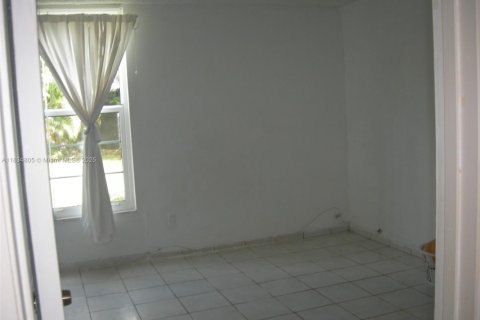 Condo in Miami, Florida, 2 bedrooms  № 1817142 - photo 8