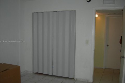 Condo in Miami, Florida, 2 bedrooms  № 1817142 - photo 6