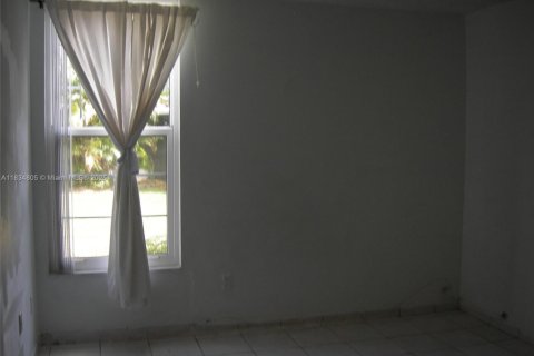 Condo in Miami, Florida, 2 bedrooms  № 1817142 - photo 9